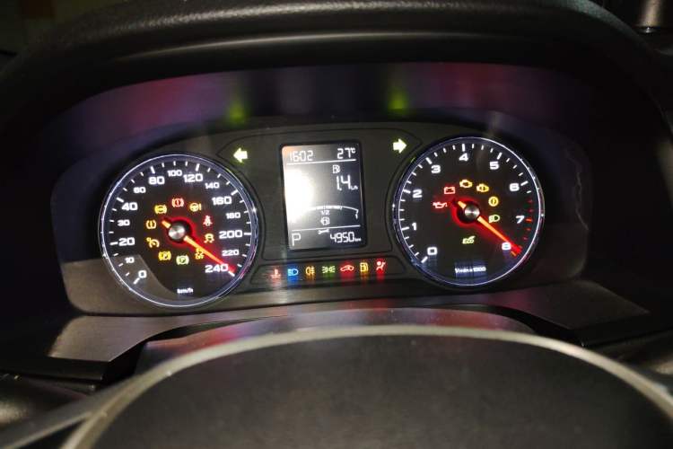 Used Roewe i6 2019 PLUS 1.6L CVT 4G Connected Flagship Deluxe Edition Instrument Cluster