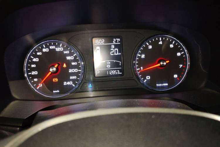 Used Roewe i6 2019 PLUS 1.6L CVT 4G Connected Flagship Deluxe Edition Odometer Close Up