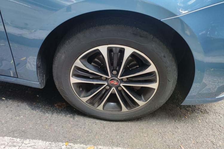 Used Roewe i6 2019 PLUS 1.6L CVT 4G Connected Luxury Deluxe Edition Right Front Wheel Hub