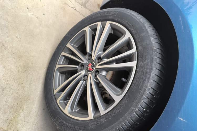 Used Roewe i6 2019 PLUS 20T TST 4G Connected Flagship Superb Edition Right Rear Wheel Hub