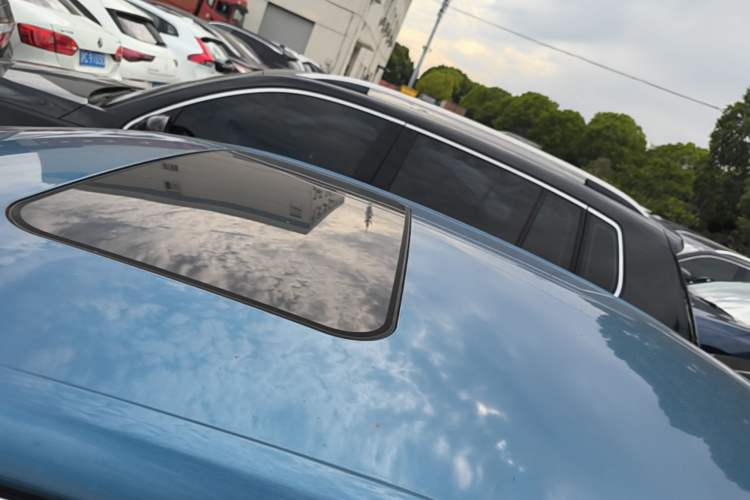 Used Roewe i6 2019 PLUS 20T TST 4G Connected Flagship Superb Edition Roof