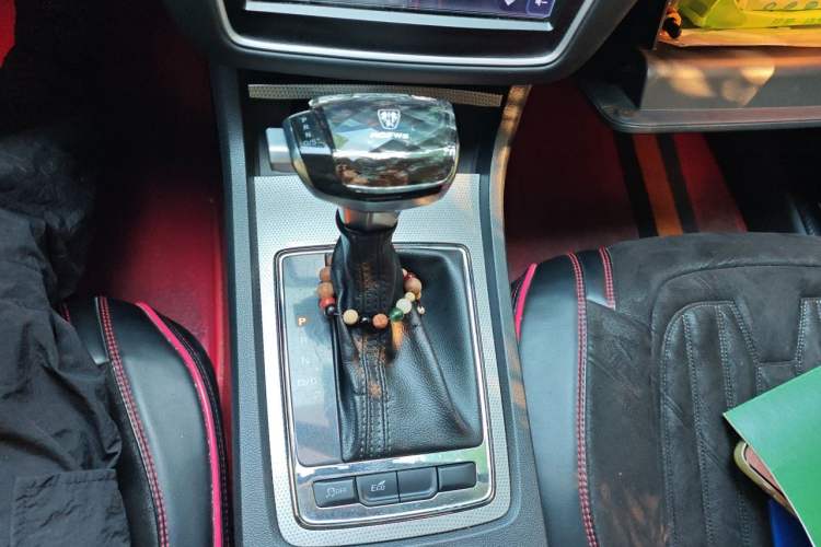 Used Roewe i6 2019 PLUS 1.6L CVT 4G Connected Flagship Deluxe Edition Gear Lever