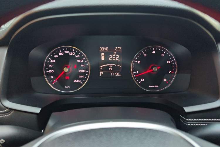 Used Roewe i6 2019 PLUS 1.6L CVT 4G Connected Flagship Deluxe Edition Instrument Cluster