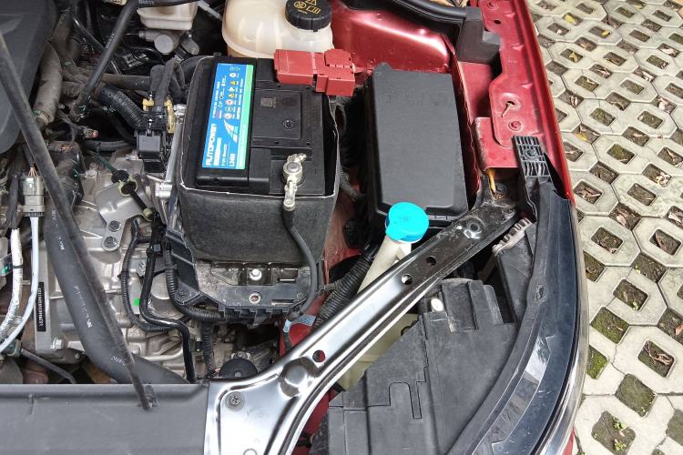Used Roewe i6 2019 PLUS 1.6L CVT 4G Connected Luxury Deluxe Edition Engine Bay Left