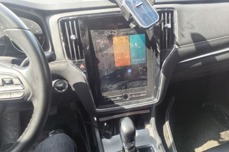 Used Roewe i6 2019 PLUS 20T TST 4G Connected Supreme Amazing Edition Audio And AC Panel