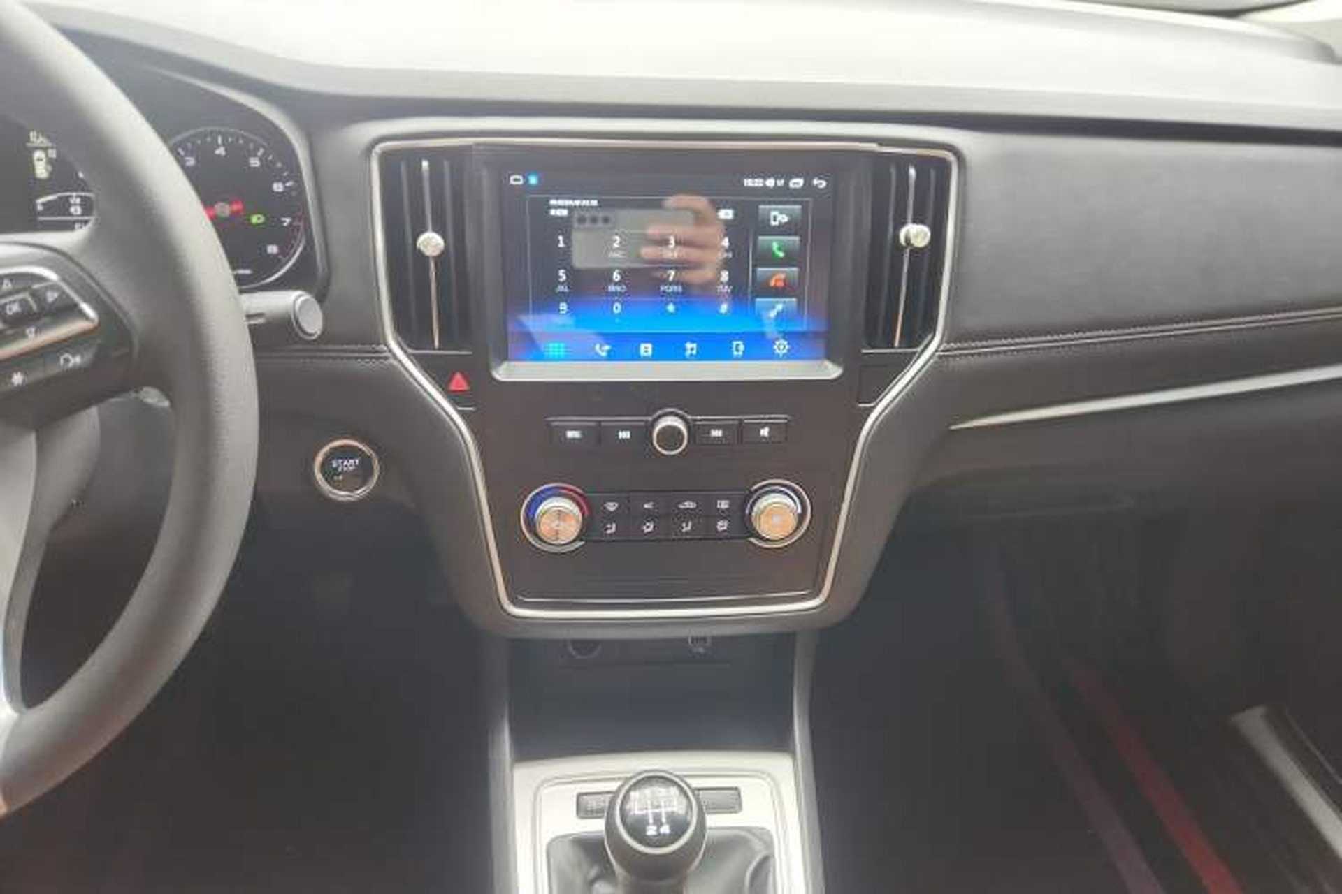 Used Roewe i6 2019 PLUS 1.6L Manual 4G Connected Deluxe Top-Tier Version Audio And AC Panel