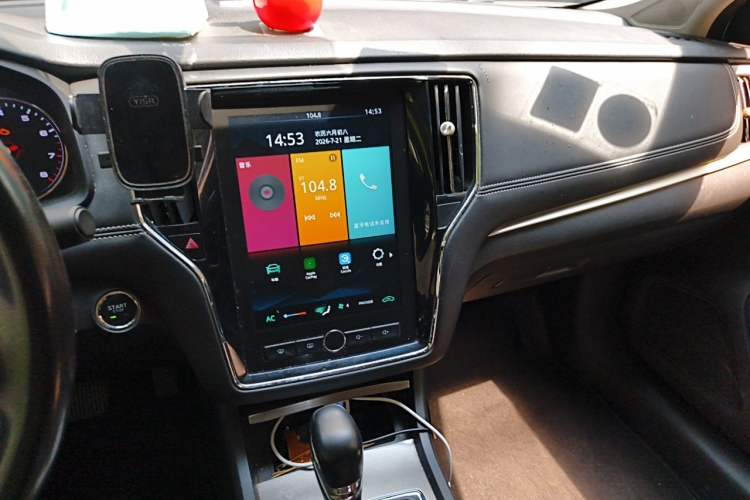 Used Roewe i6 2019 PLUS 20T TST 4G Connected Flagship Superb Edition Audio And AC Panel