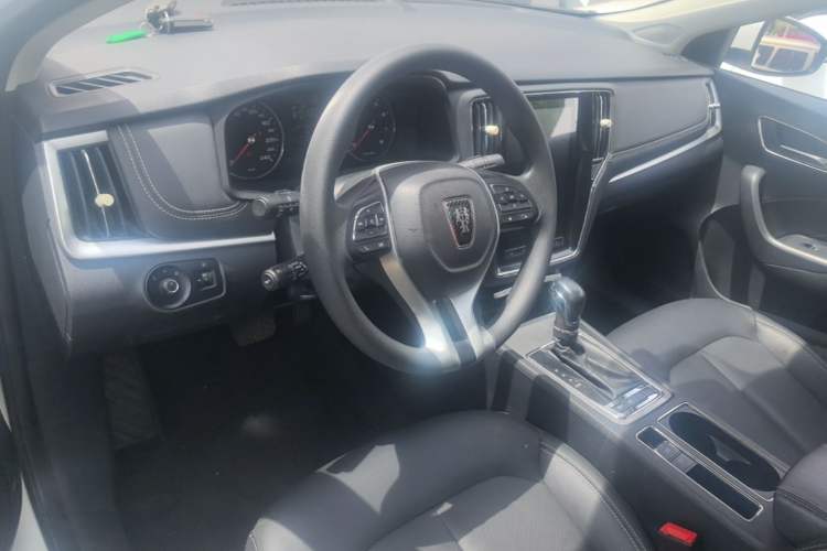 Used Roewe i6 2019 PLUS 1.6L CVT 4G Connected Flagship Deluxe Edition Center Console