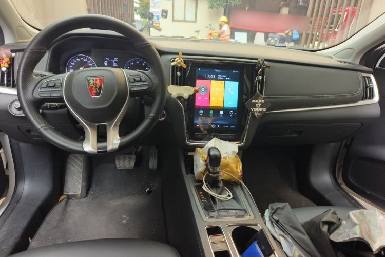 Used Roewe i6 2019 PLUS 1.6L CVT 4G Connected Flagship Deluxe Edition Center Console