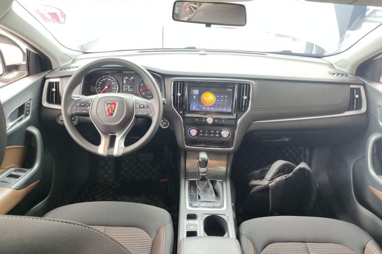 Used Roewe i6 2019 PLUS 1.6L CVT 4G Connected Luxury Deluxe Edition Center Console