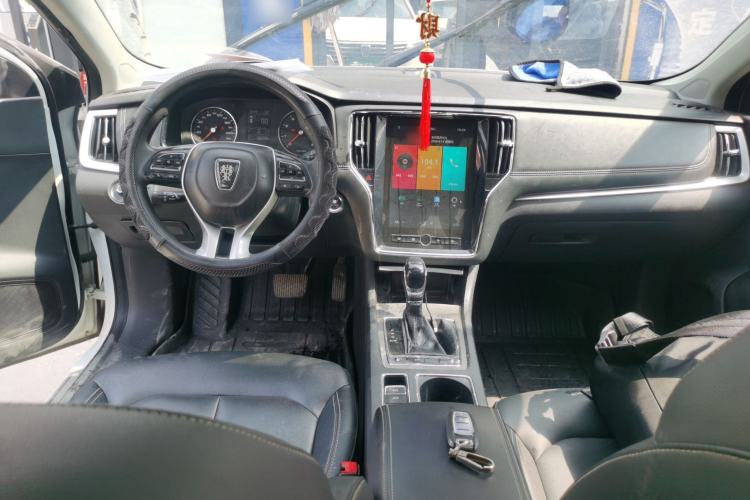 Used Roewe i6 2019 PLUS 1.6L CVT 4G Connected Flagship Deluxe Edition Center Console