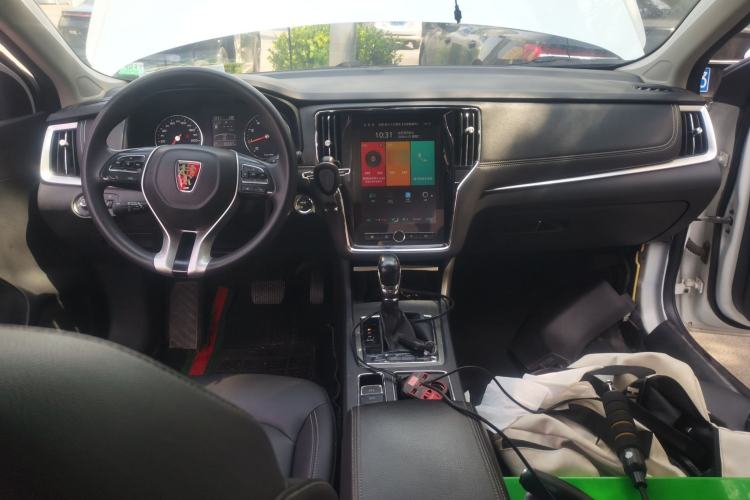 Used Roewe i6 2019 PLUS 1.6L CVT 4G Connected Flagship Deluxe Edition Center Console
