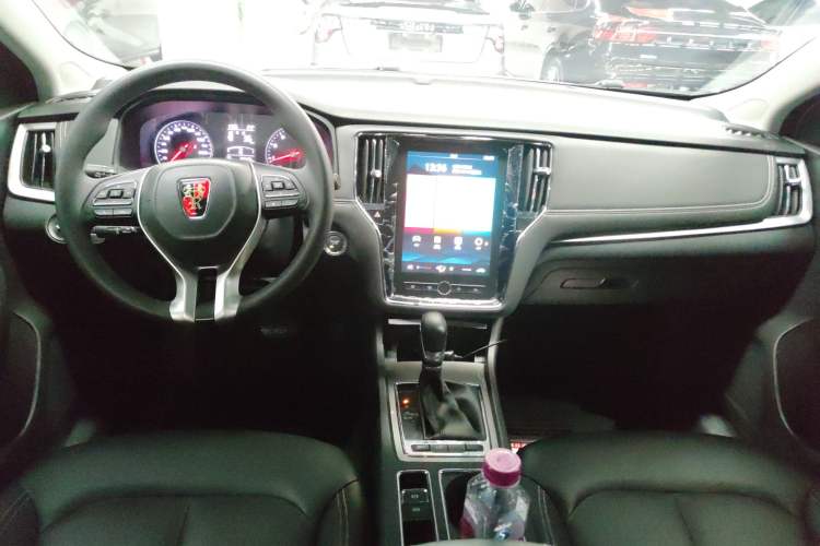 Used Roewe i6 2019 PLUS 1.6L CVT 4G Connected Flagship Deluxe Edition Center Console