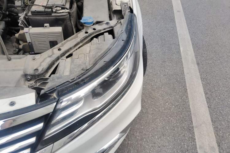 Used Roewe i6 2019 PLUS 1.6L CVT 4G Connected Flagship Deluxe Edition Engine Bay Left