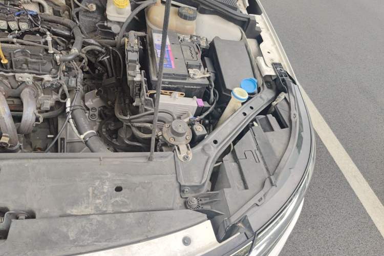 Used Roewe i6 2019 PLUS 1.6L CVT 4G Connected Flagship Deluxe Edition Engine Bay Left