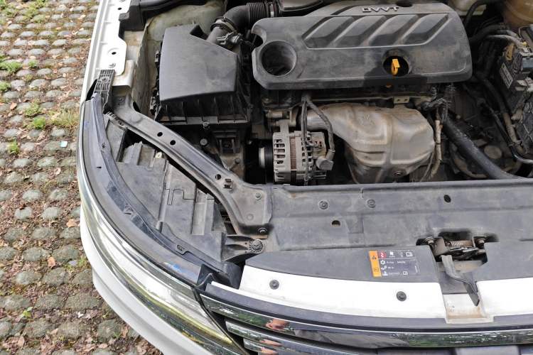 Used Roewe i6 2019 PLUS 1.6L CVT 4G Connected Flagship Deluxe Edition Engine Bay Right