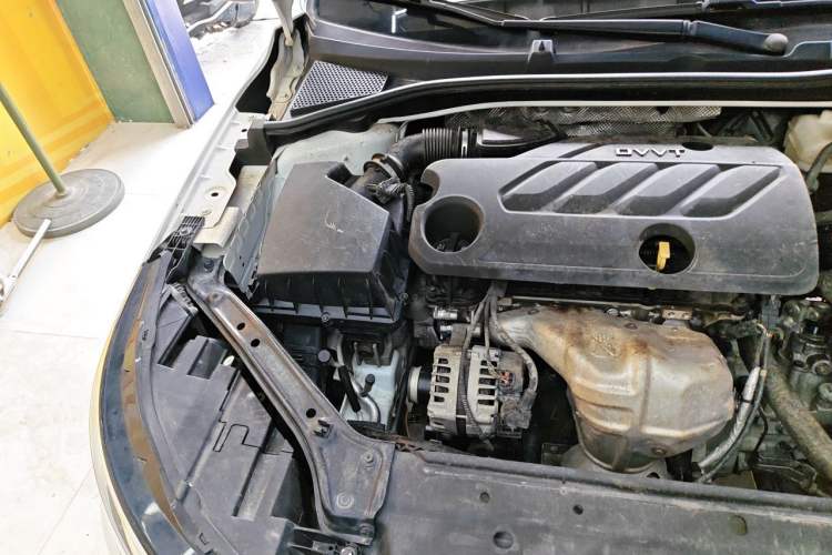 Used Roewe i6 2019 PLUS 1.6L Manual 4G Connect Flagship Deluxe Edition Engine Bay Right