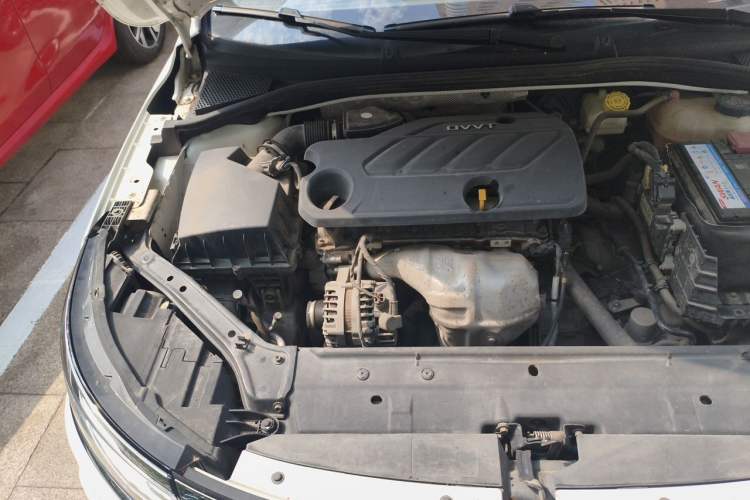 Used Roewe i6 2019 PLUS 1.6L CVT 4G Connected Flagship Deluxe Edition Engine Bay Right