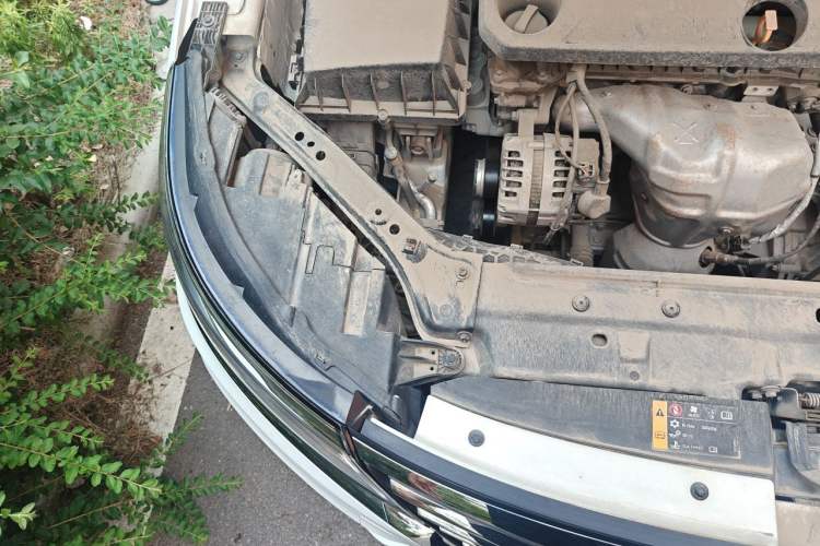 Used Roewe i6 2019 PLUS 1.6L CVT 4G Connected Flagship Deluxe Edition Engine Bay Right