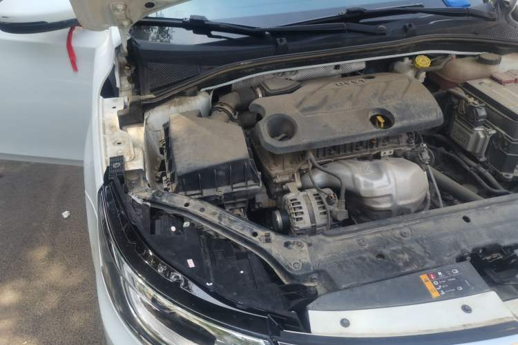 Used Roewe i6 2019 PLUS 1.6L CVT 4G Connected Flagship Deluxe Edition Engine Bay Right
