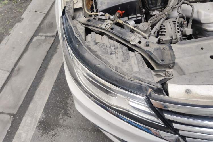 Used Roewe i6 2019 PLUS 1.6L CVT 4G Connected Flagship Deluxe Edition Engine Bay Right