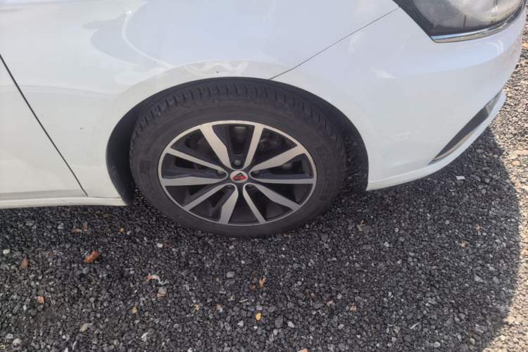 Used Roewe i6 2019 PLUS 20T TST 4G Connected Supreme Amazing Edition Exterior 7