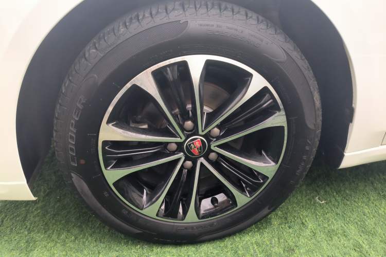 Used Roewe i6 2019 PLUS 1.6L CVT 4G Connected Luxury Deluxe Edition Exterior 7