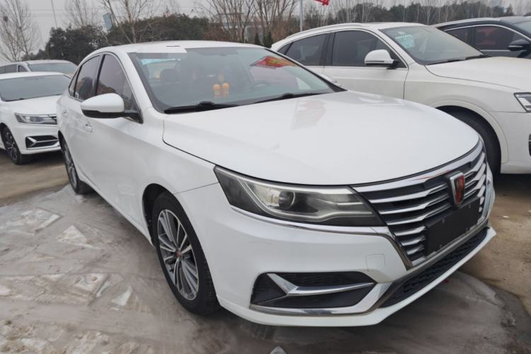 Used Roewe i6 2019 PLUS 20T TST 4G Connected Flagship Superb Edition Front Right 45 Deg