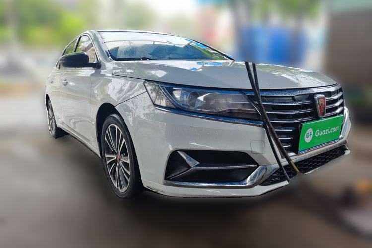 Used Roewe i6 2019 PLUS 20T TST 4G Connected Flagship Superb Edition Front Right 45 Deg
