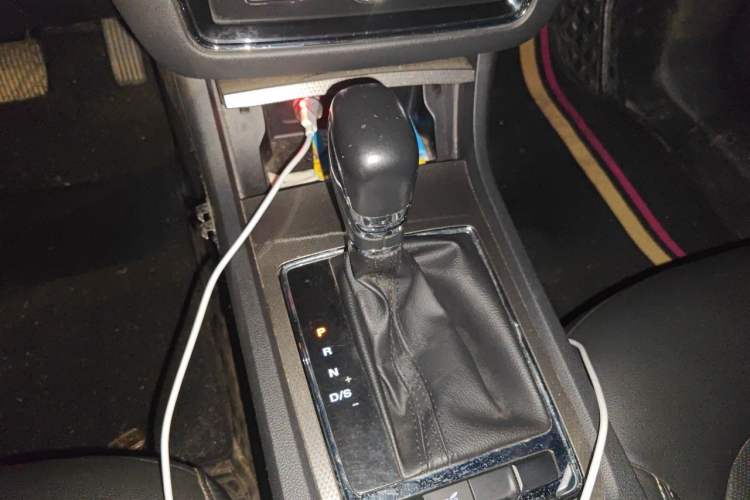 Used Roewe i6 2019 PLUS 1.6L CVT 4G Connected Flagship Deluxe Edition Gear Lever