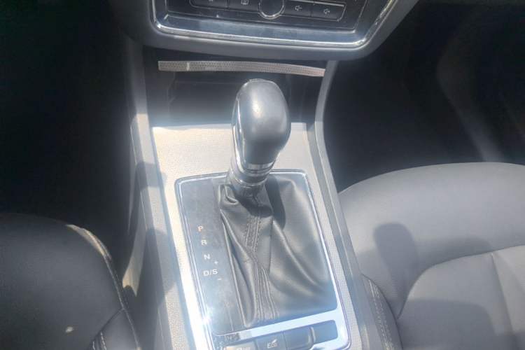 Used Roewe i6 2019 PLUS 1.6L CVT 4G Connected Flagship Deluxe Edition Gear Lever