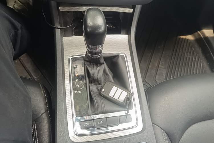 Used Roewe i6 2019 PLUS 1.6L CVT 4G Connected Flagship Deluxe Edition Gear Lever