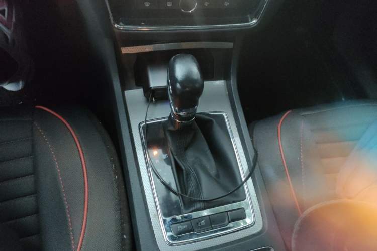 Used Roewe i6 2019 PLUS 1.6L CVT 4G Connected Flagship Deluxe Edition Gear Lever