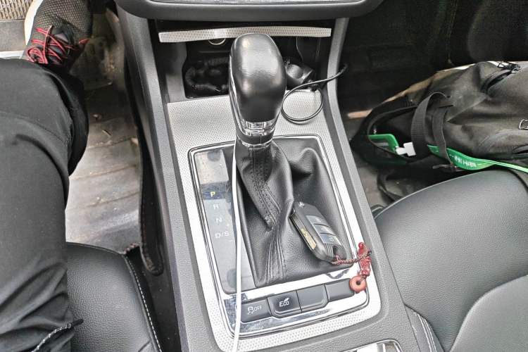 Used Roewe i6 2019 PLUS 1.6L CVT 4G Connected Flagship Deluxe Edition Gear Lever