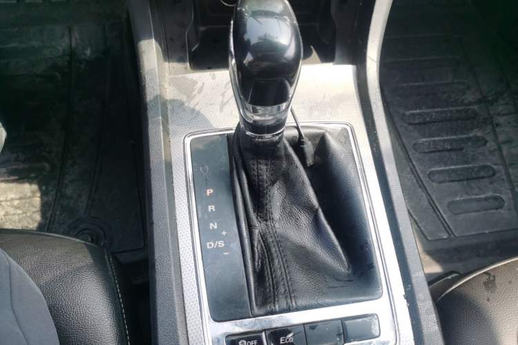 Used Roewe i6 2019 PLUS 1.6L CVT 4G Connected Flagship Deluxe Edition Gear Lever