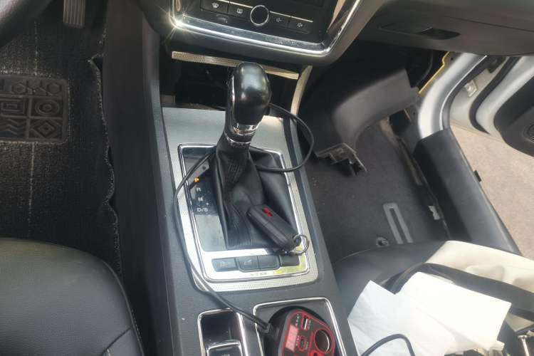 Used Roewe i6 2019 PLUS 1.6L CVT 4G Connected Flagship Deluxe Edition Gear Lever