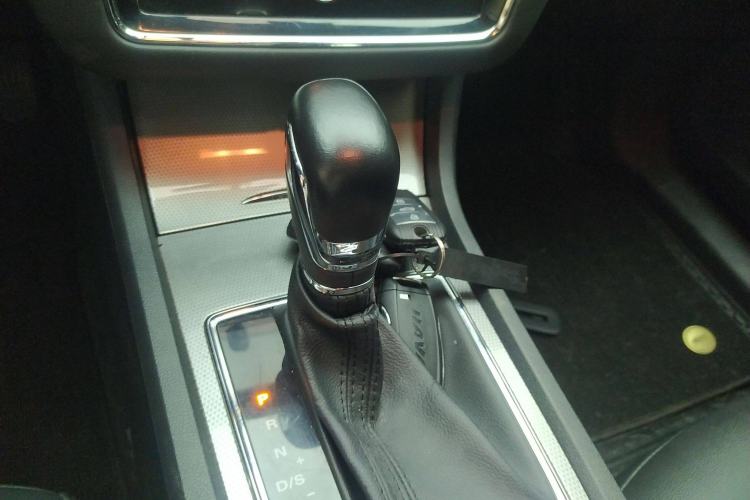 Used Roewe i6 2019 PLUS 1.6L CVT 4G Connected Flagship Deluxe Edition Gear Lever