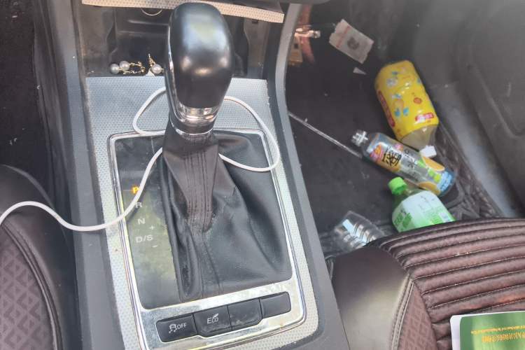 Used Roewe i6 2019 PLUS 1.6L CVT 4G Connected Luxury Deluxe Edition Gear Lever
