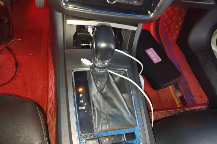 Used Roewe i6 2019 PLUS 20T TST 4G Connected Flagship Superb Edition Gear Lever