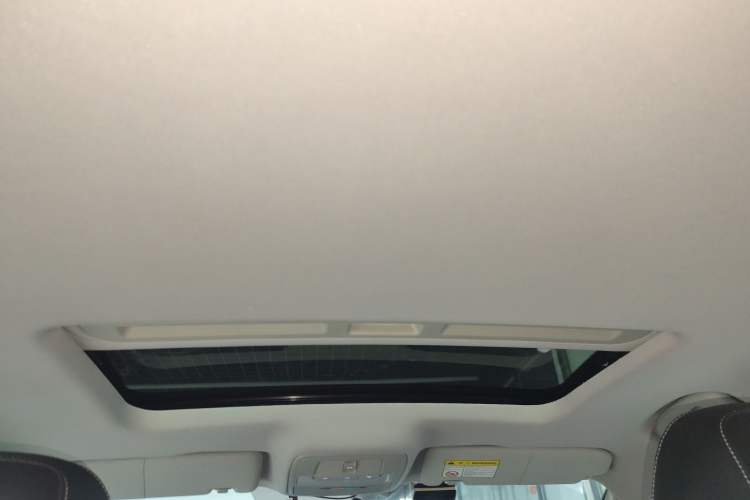 Used Roewe i6 2019 PLUS 1.6L CVT 4G Connected Flagship Deluxe Edition Headliner