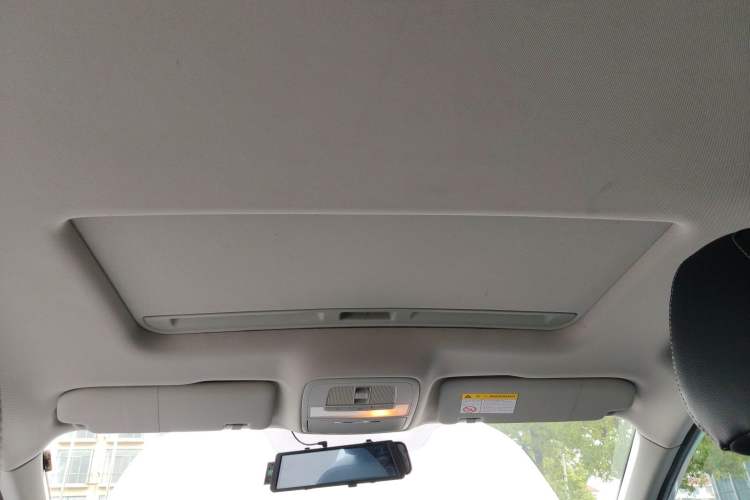 Used Roewe i6 2019 PLUS 20T TST 4G Connected Flagship Superb Edition Headliner