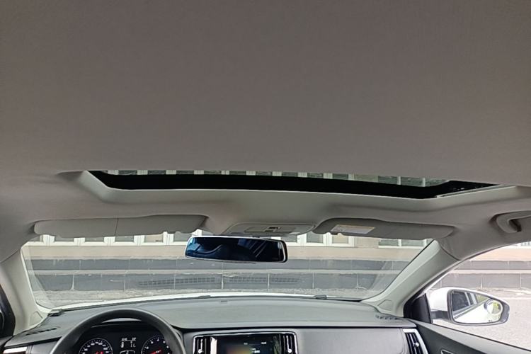 Used Roewe i6 2019 PLUS 1.6L CVT 4G Connected Flagship Deluxe Edition Headliner