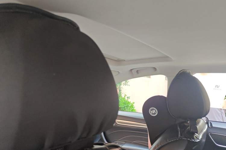 Used Roewe i6 2019 PLUS 1.6L CVT 4G Connected Flagship Deluxe Edition Headliner