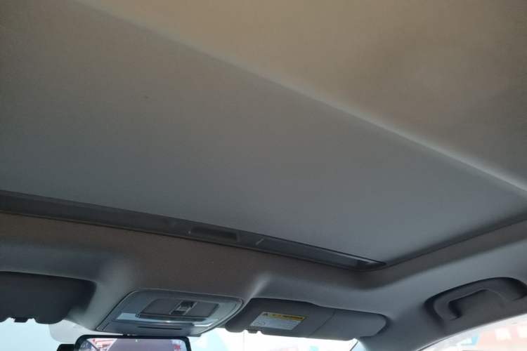 Used Roewe i6 2019 PLUS 1.6L CVT 4G Connected Flagship Deluxe Edition Headliner
