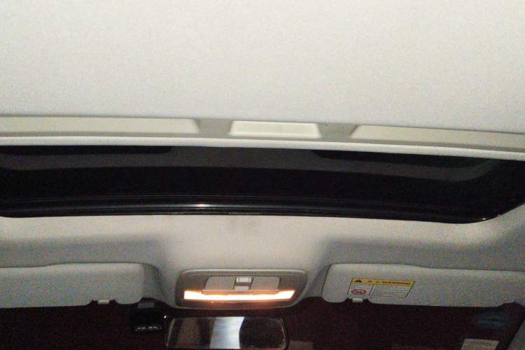 Used Roewe i6 2019 PLUS 20T TST 4G Connected Flagship Superb Edition Headliner
