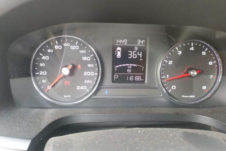Used Roewe i6 2019 PLUS 1.6L CVT 4G Connected Flagship Deluxe Edition Instrument Cluster