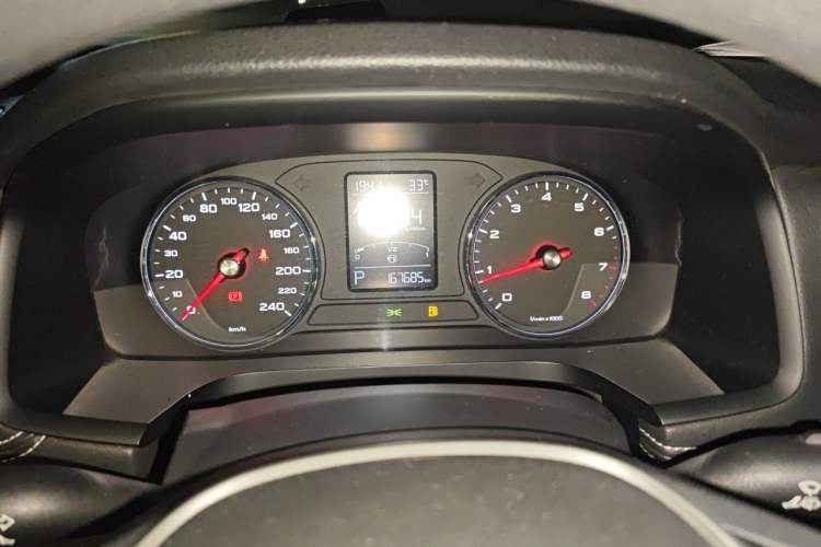 Used Roewe i6 2019 PLUS 1.6L CVT 4G Connected Flagship Deluxe Edition Instrument Cluster