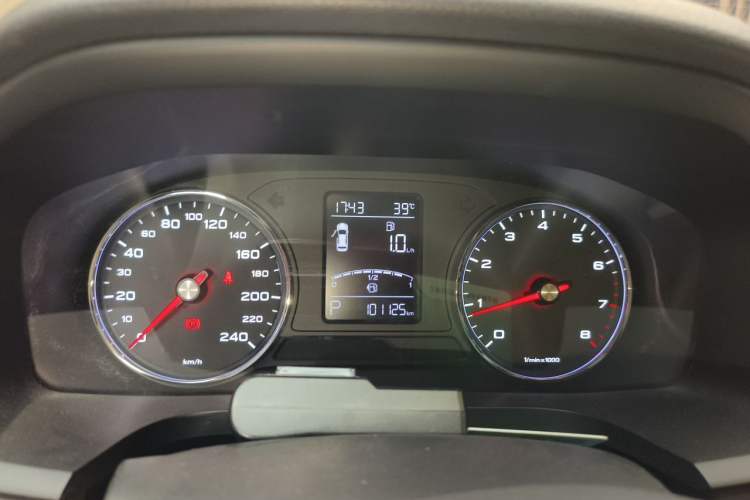 Used Roewe i6 2019 PLUS 1.6L CVT 4G Connected Flagship Deluxe Edition Instrument Cluster