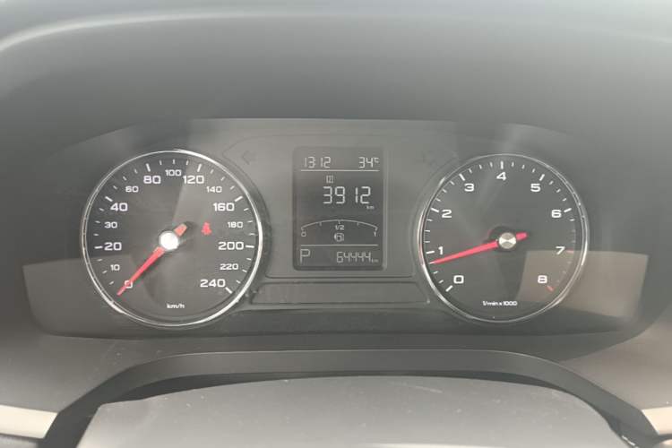 Used Roewe i6 2019 PLUS 1.6L CVT 4G Connected Flagship Deluxe Edition Instrument Cluster