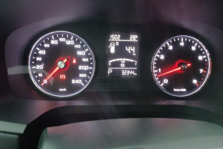 Used Roewe i6 2019 PLUS 1.6L CVT 4G Connected Flagship Deluxe Edition Instrument Cluster